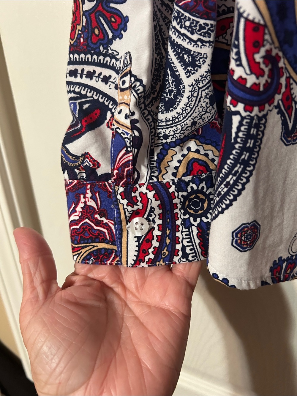 Chico's sz 1 (US 8/10) Paisley Shirt in Navy, Red & White - Picture 3 of 6